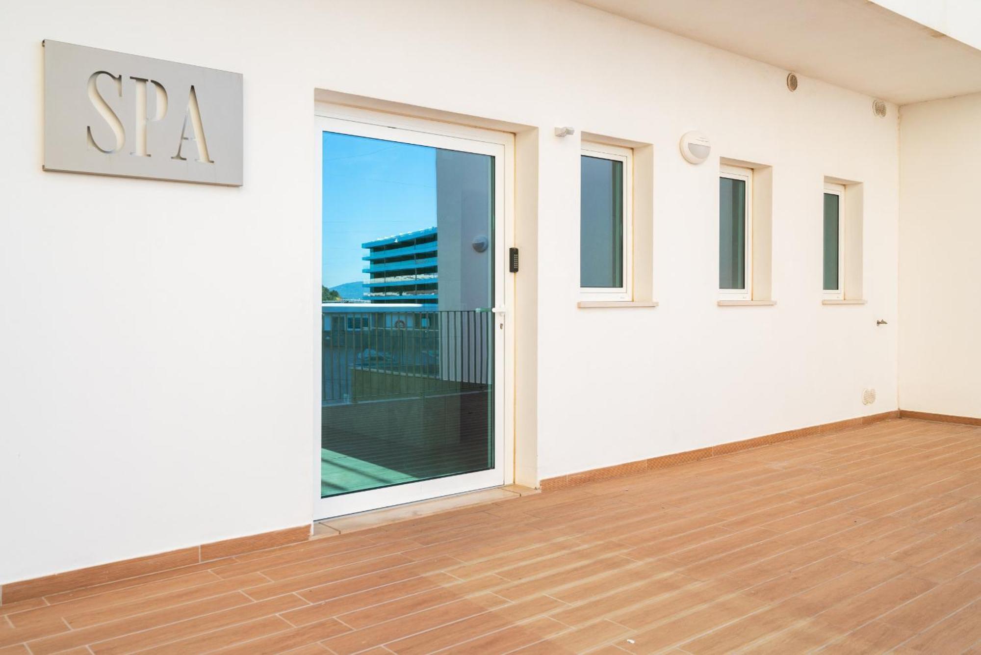 Marina View 12 With Pool By Homing Apartment Lagos