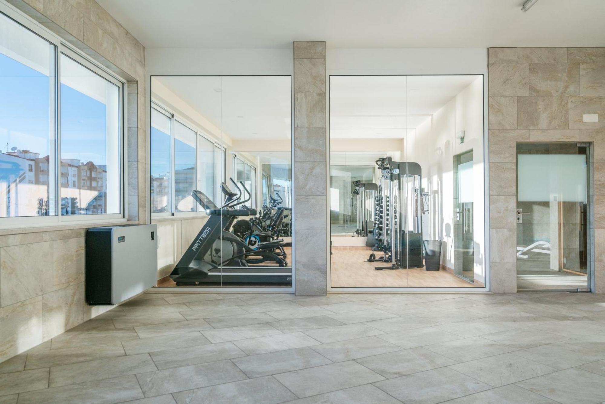 Marina View 12 With Pool By Homing Lagos