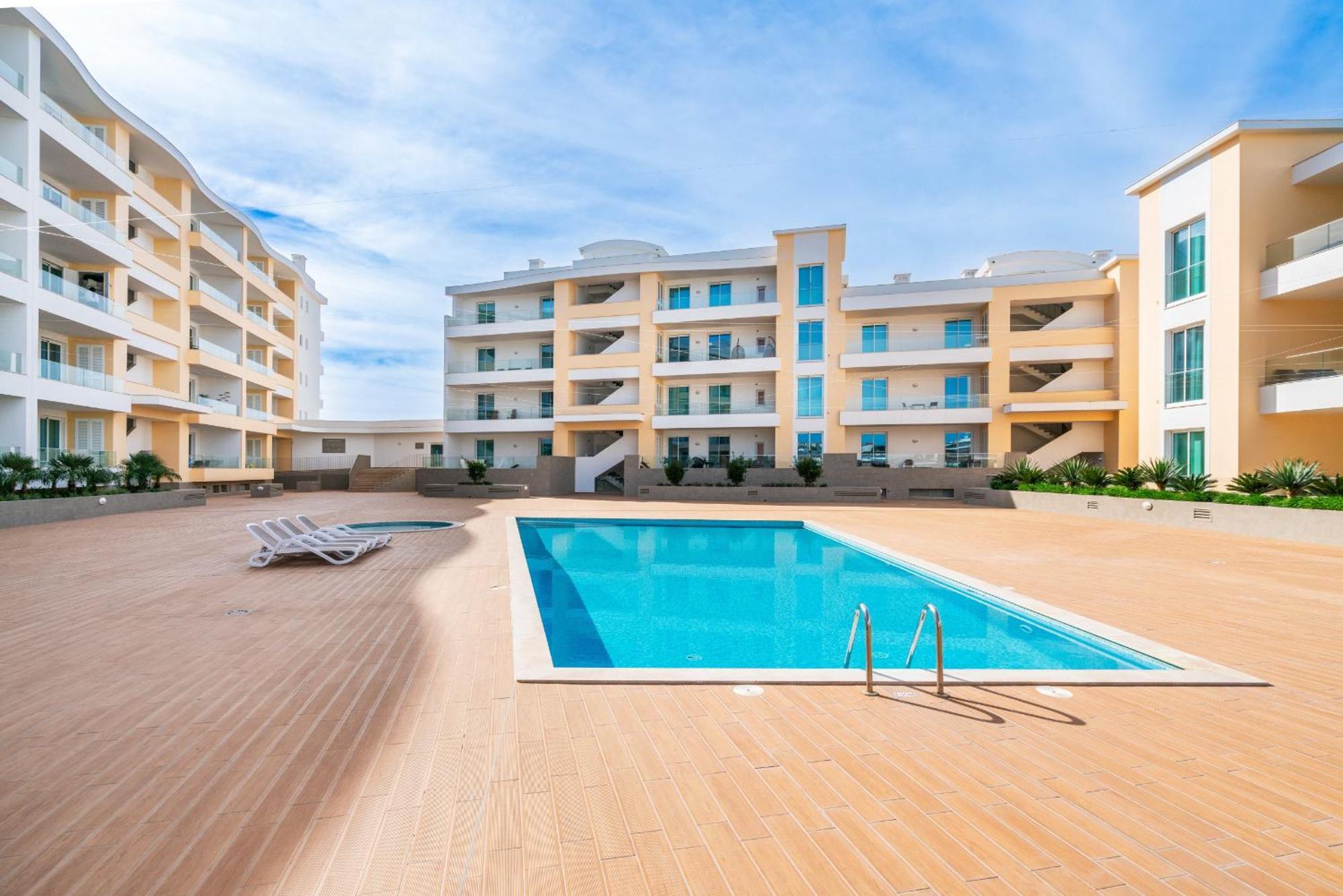 Marina View 12 With Pool By Homing Apartment