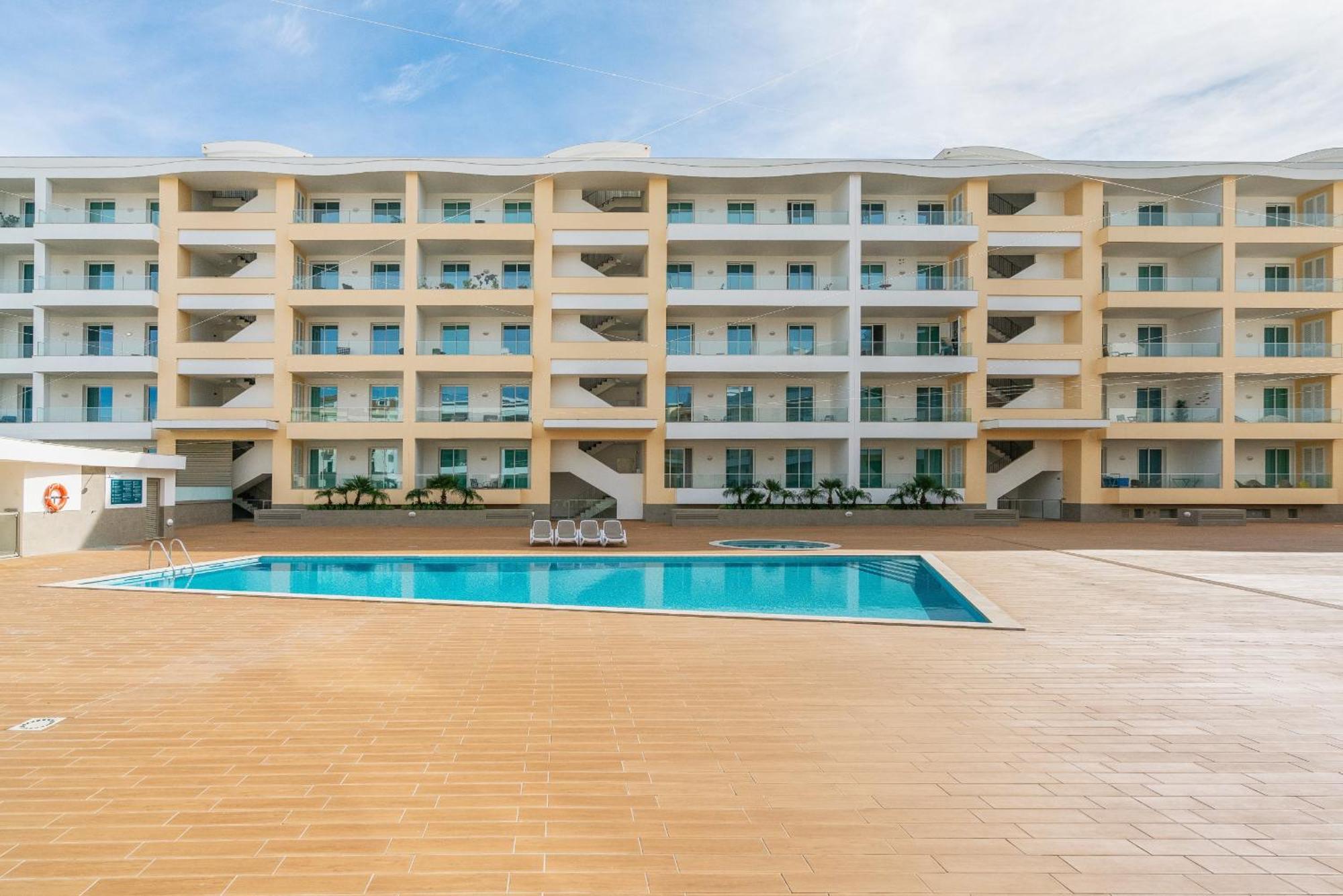 Marina View 12 With Pool By Homing Apartment *