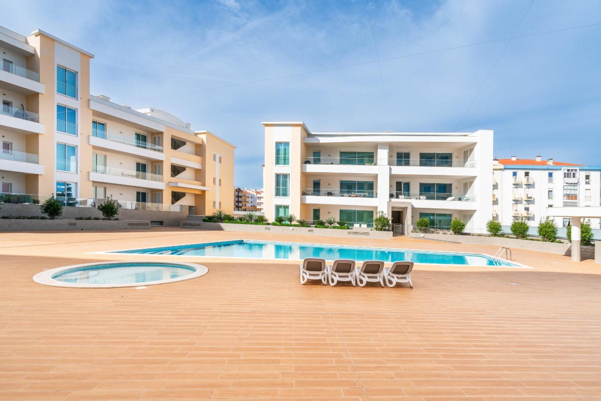Apartment Marina View 12 With Pool By Homing *